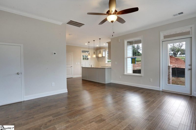 Property image 5 at 536 Twin Lake Road, Greenville, SC 29609