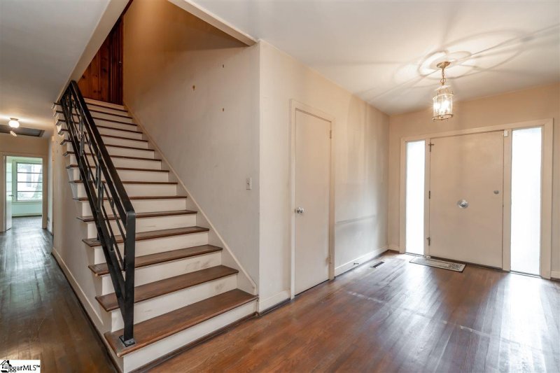 Property image 3 at 124 Fernwood Lane, Greenville, SC 29607