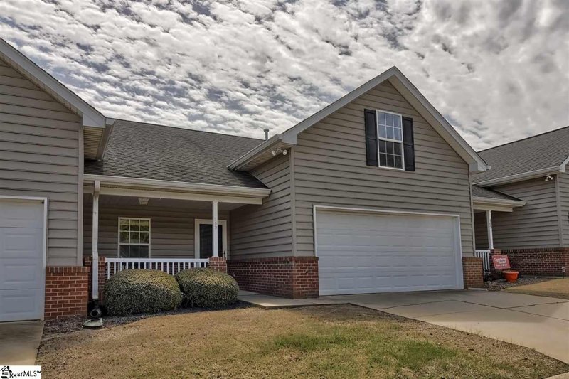 Property image 2 at 103 Challenger Court, Mauldin, SC 29622