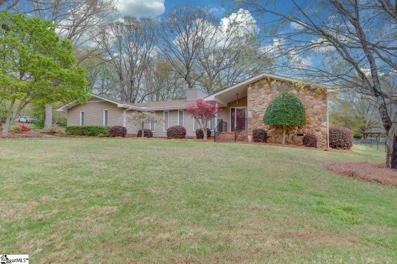 Property image 2 at 205 Warrington Drive, Easley, SC 29642