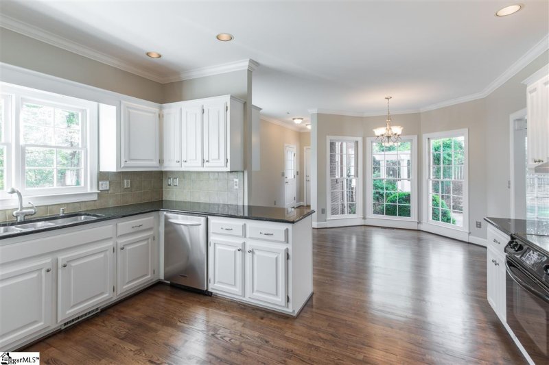 Property image 3 at 16 Windy Court, Greenville, SC 29615