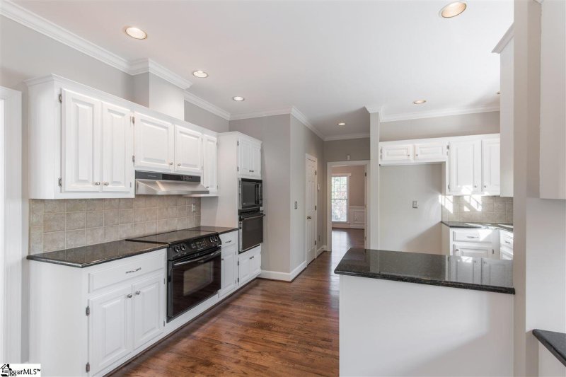 Property image 4 at 16 Windy Court, Greenville, SC 29615