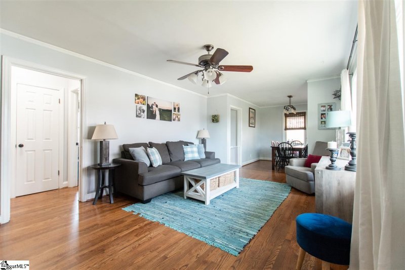 Property image 2 at 102 Longwood Drive, Taylors, SC 29687