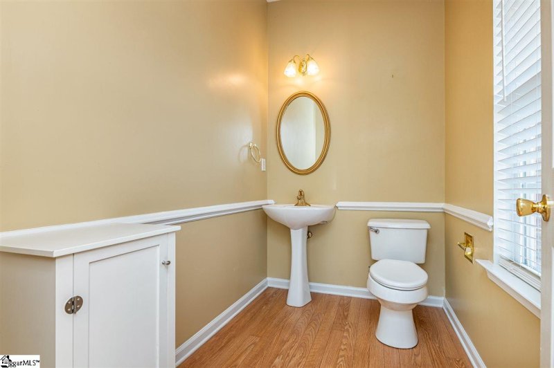 Property image 3 at 204 Sandy Lane, Greenville, SC 29605