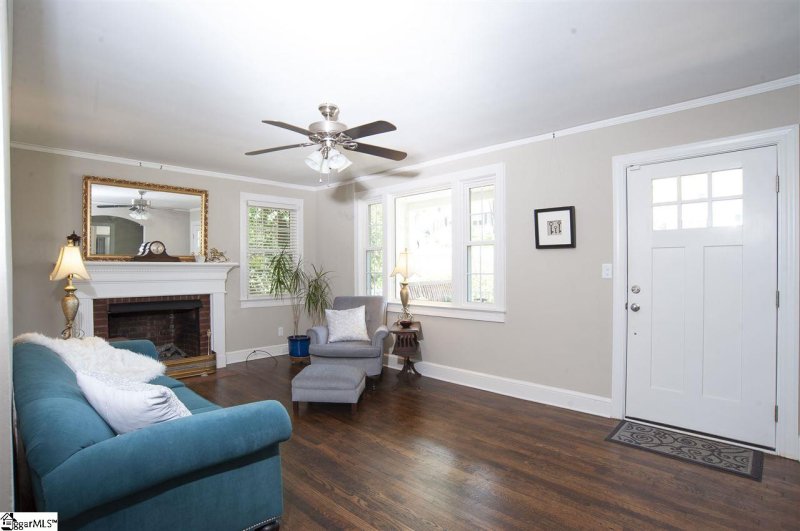 Property image 4 at 7 Ashford Avenue, Greenville, SC 29609