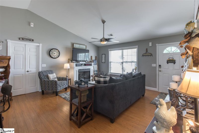 Property image 3 at 419 Lily Pond Lane, Taylors, SC 29687