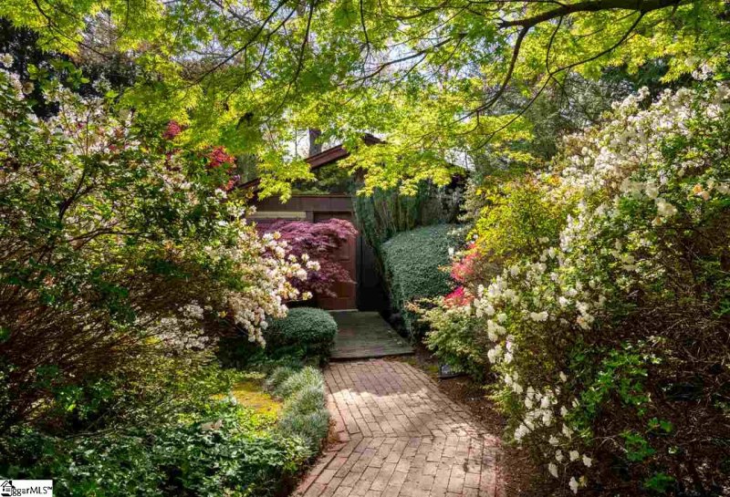 Property image 3 at 107 Raven Road, Greenville, SC 29615