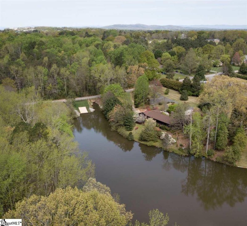 Property image 4 at 107 Raven Road, Greenville, SC 29615