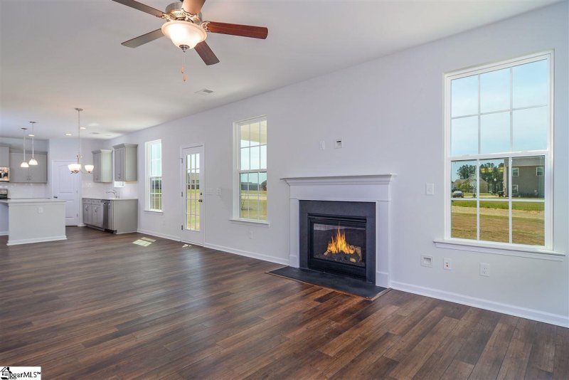 Property image 3 at 602 N Meadows Lane, Easley, SC 29642