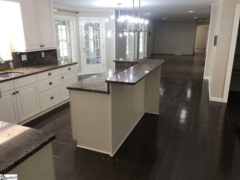 Property image 2 at 2 Smilax Court, Greenville, SC 29617