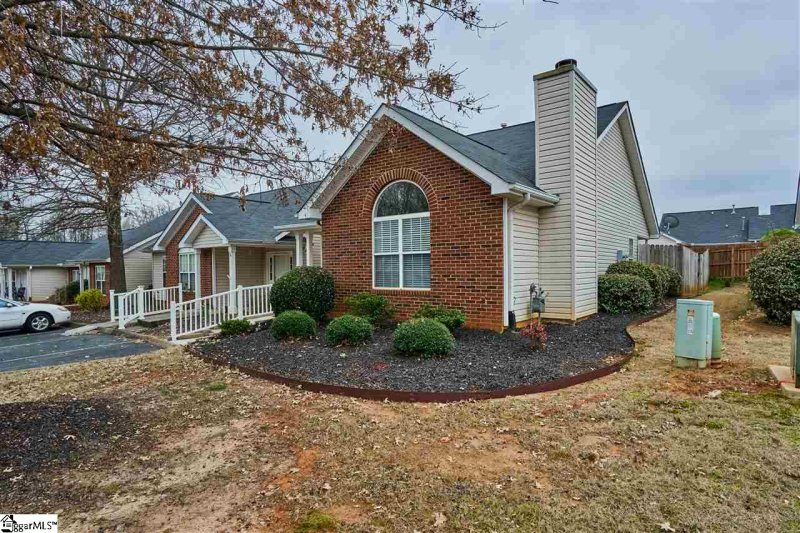 Property image 2 at 7 Creekbend Court, Simpsonville, SC 29681