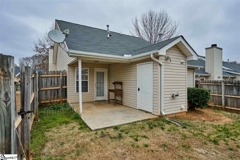 Property image 3 at 7 Creekbend Court, Simpsonville, SC 29681