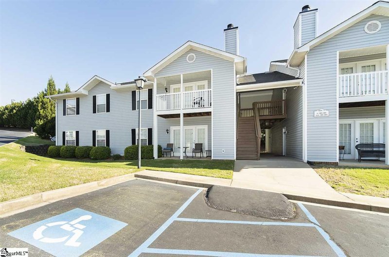 Property image 2 at 302 Pelham Square Way, Greer, SC 29650