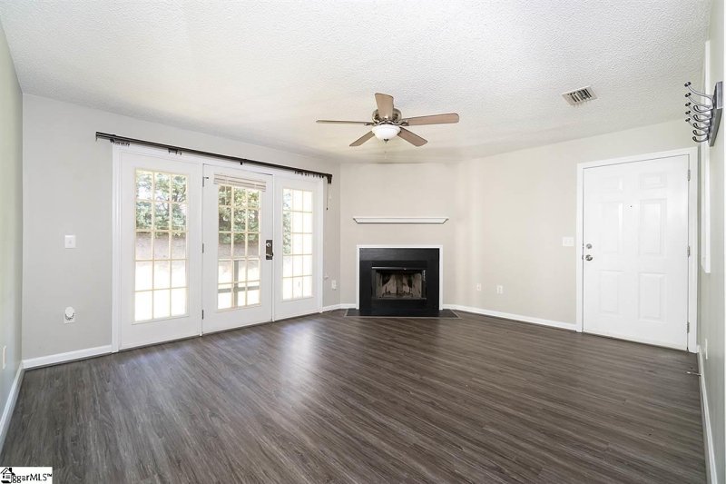 Property image 3 at 302 Pelham Square Way, Greer, SC 29650