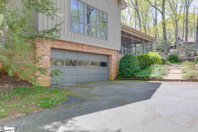 Property image 2 at 400 Bella Vista Drive, Easley, SC 29640