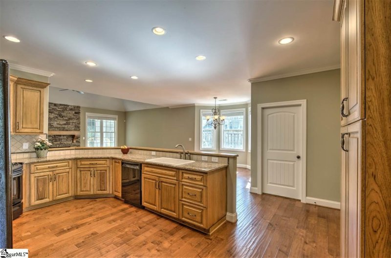 Property image 5 at 102 Capertree Court, Greenville, SC 29615