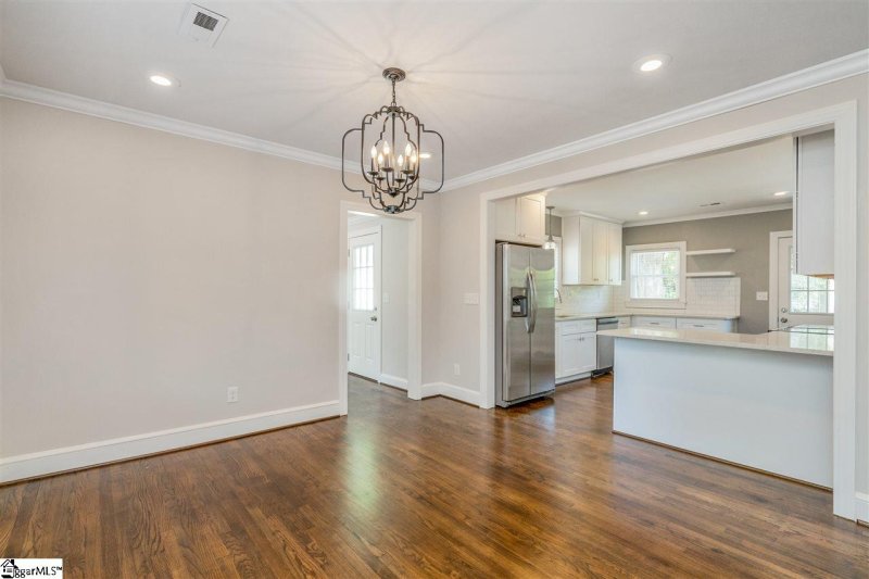 Property image 5 at 28 Brentwood Drive, Greenville, SC 29609