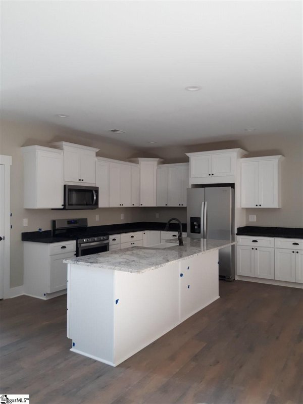 Property image 2 at 204 Puckett Mill Drive, Central, SC 29630