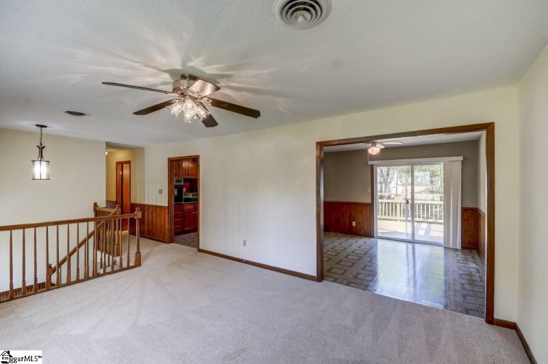 Property image 4 at 206 Lakecrest Drive, Greer, SC 29651