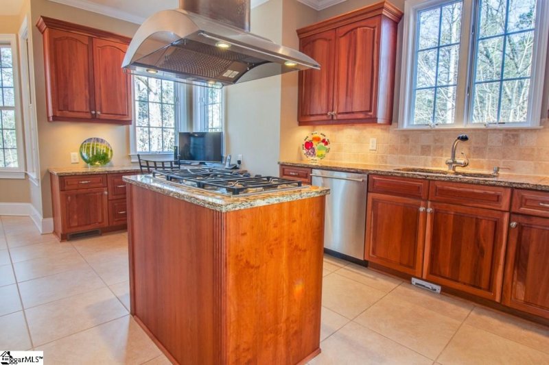 Property image 5 at 502 Walnut Cove, Seneca, SC 29672