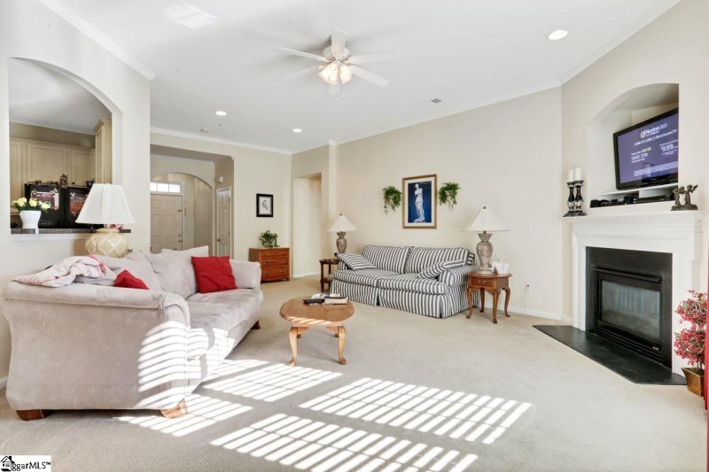 Property image 3 at 5 Coral Bell Court, Simpsonville, SC 29680