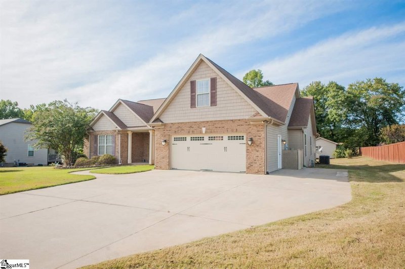 Property image 3 at 108 Fox Farm Way, Greer, SC 29651