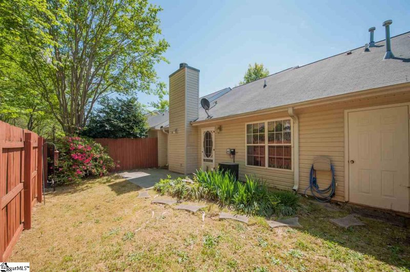 Property image 3 at 303 Woodruff Park Lane, Simpsonville, SC 29681