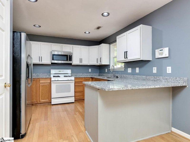 Property image 5 at 9 FALCON RIDGE Way, Greer, SC 29650-5109
