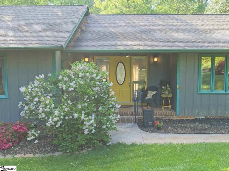 Property image 2 at 114 Cambridge Court, Easley, SC 29642-3402