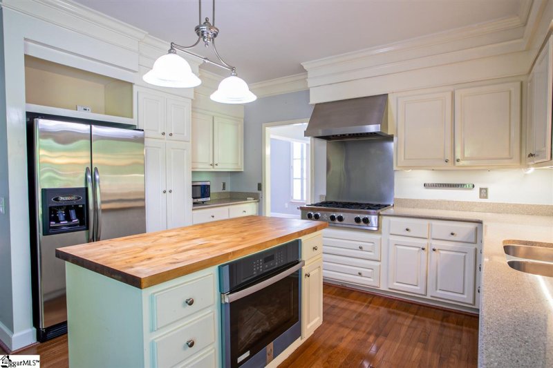 Property image 3 at 317 Huntcliff Drive, Taylors, SC 29687