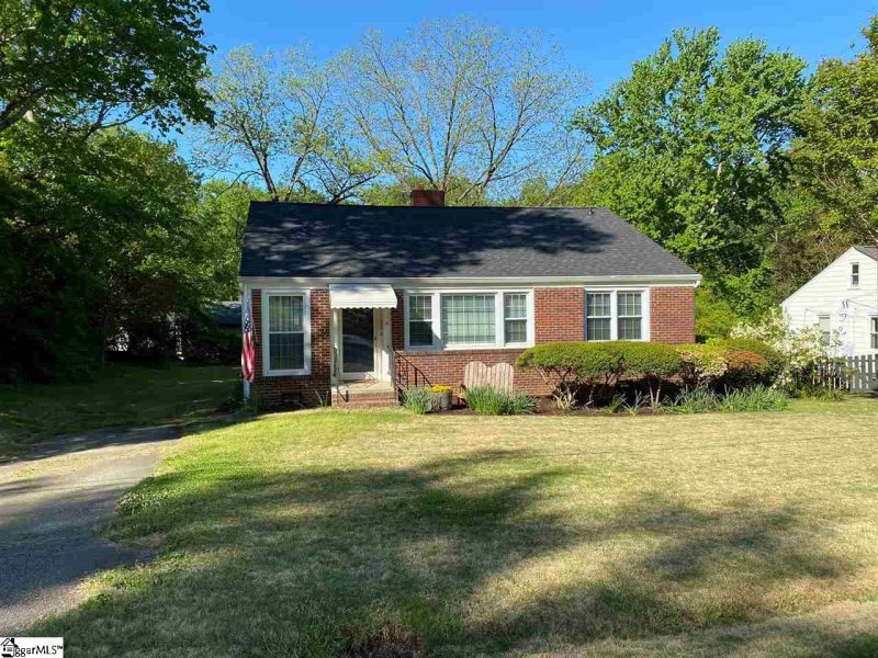 Property image 2 at 11 Cool Springs Drive, Greenville, SC 29609-3919