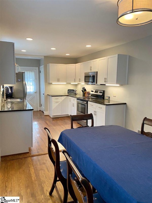 Property image 5 at 11 Cool Springs Drive, Greenville, SC 29609-3919