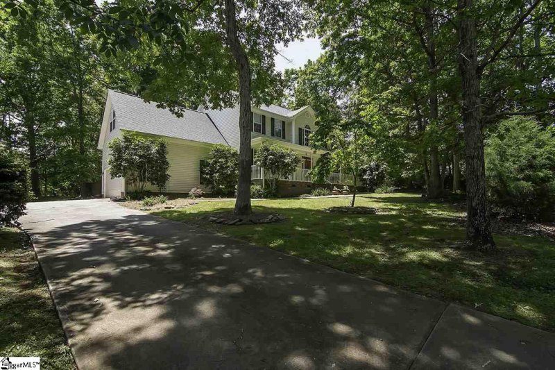 Property image 2 at 2 Flintlock Court, Piedmont, SC 29673