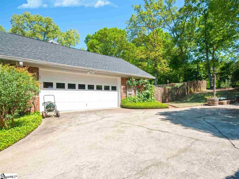 Property image 3 at 4816 Coach Hill Drive, Greenville, SC 29615