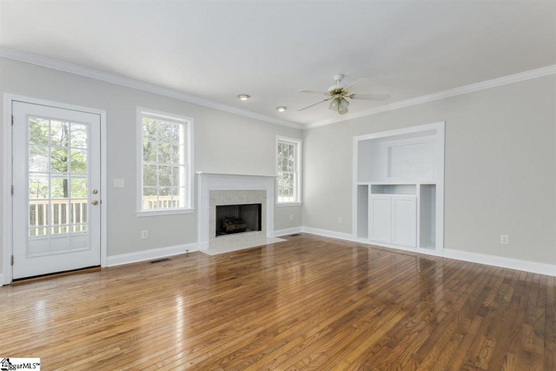 Property image 3 at 2 Netherland Lane, Simpsonville, SC 29681