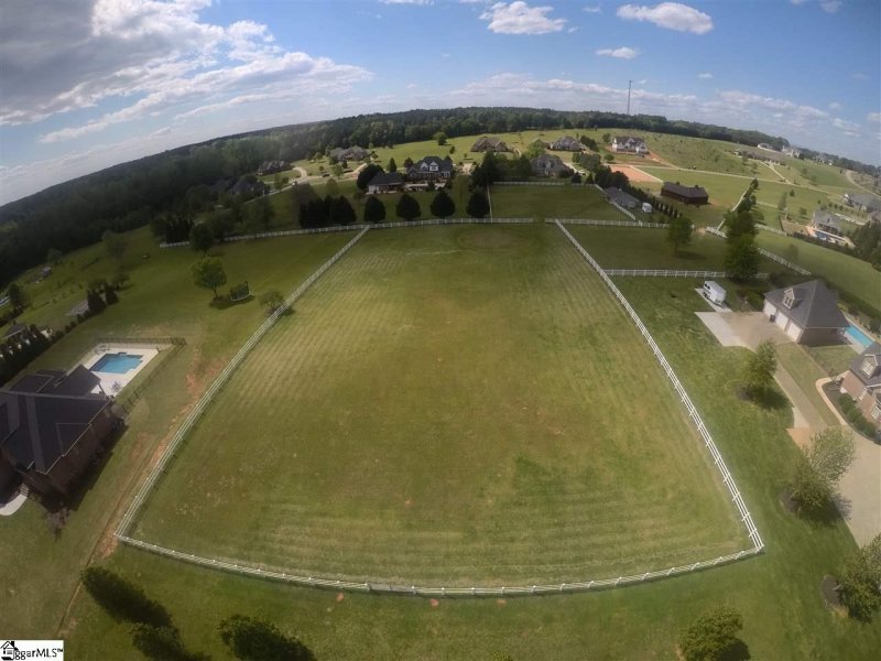 Property image 3 at 110 Lazy WIllow Court, Williamston, SC 29697