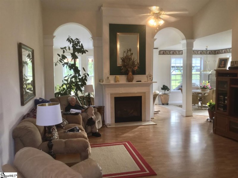 Property image 2 at 7 Surrywood Drive, Greenville, SC 29607