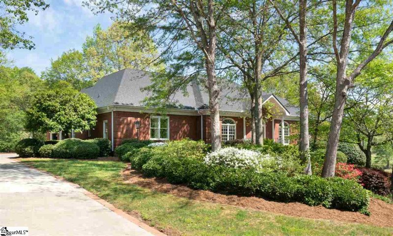 Property image 2 at 211 Huntcliff Drive, Taylors, SC 29687