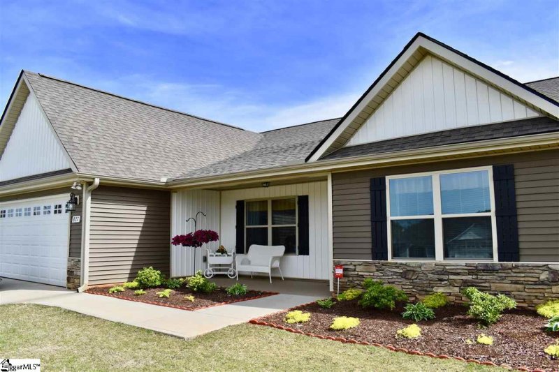 Property image 2 at 827 W Keepsake Lane, Inman, SC 29349