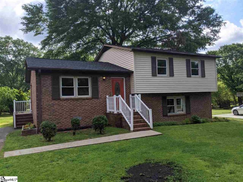 Property image 2 at 121 Third Day Street, Piedmont, SC 29673