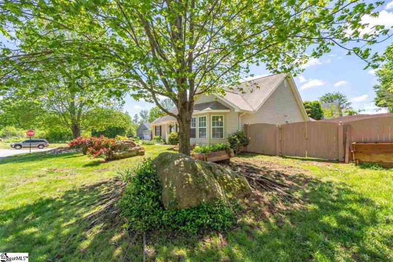 Property image 2 at 1 Red Haven Court, Greer, SC 29650