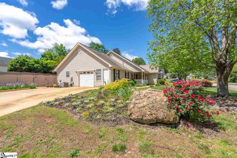 Property image 5 at 1 Red Haven Court, Greer, SC 29650