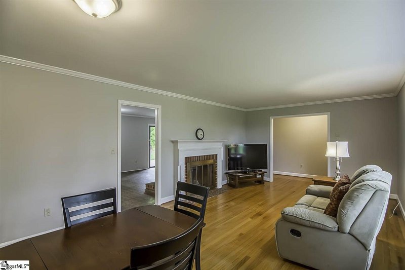 Property image 4 at 104 Knollview Drive, Greenville, SC 29611