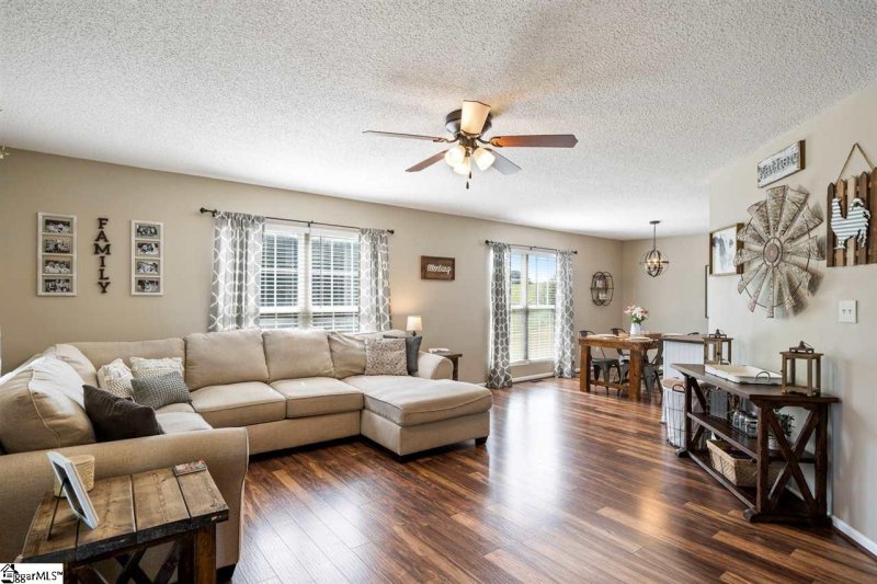 Property image 5 at 121 Golden Springs Lane, Liberty, SC 29657