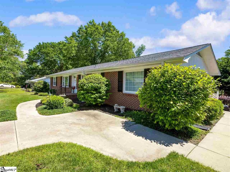 Property image 4 at 707 Confederate Circle, Taylors, SC 29687