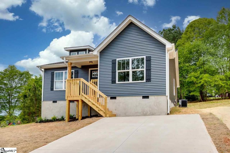 Property image 3 at 309 Walnut Drive, Pickens, SC 29671