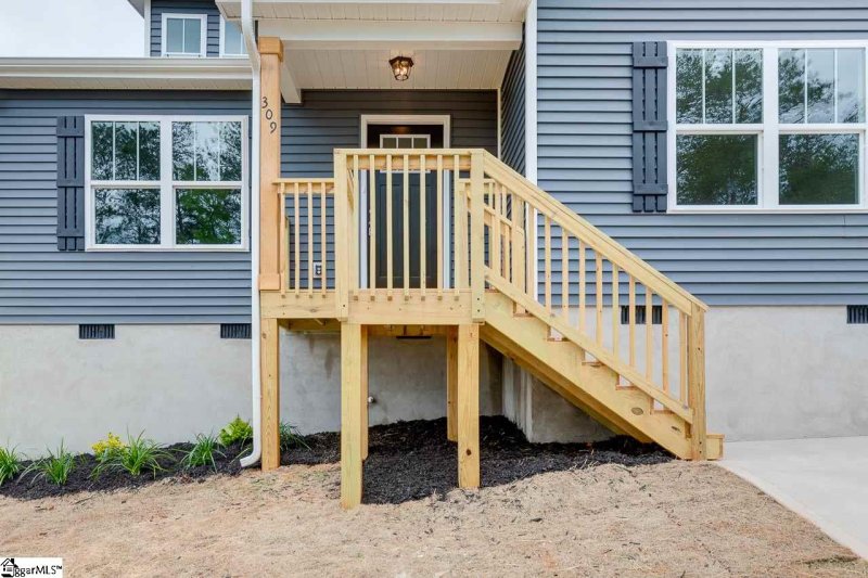 Property image 4 at 309 Walnut Drive, Pickens, SC 29671