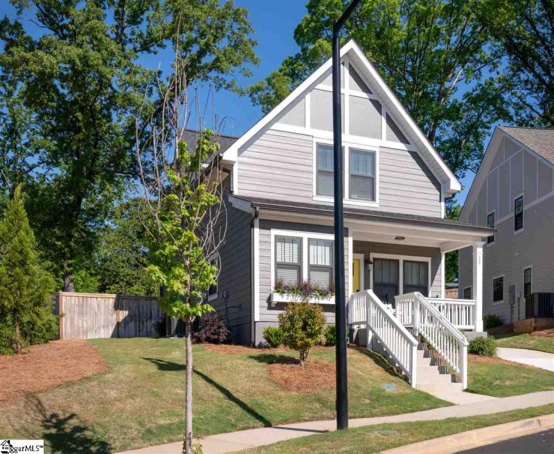 Property image 2 at 11 Greenridge Drive, Greenville, SC 29607