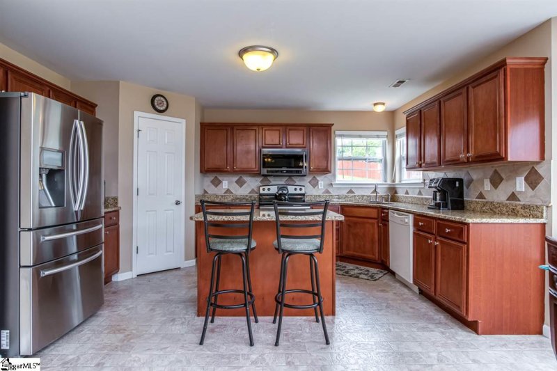 Property image 4 at 144 MAXIMUS Drive, Greer, SC 29651