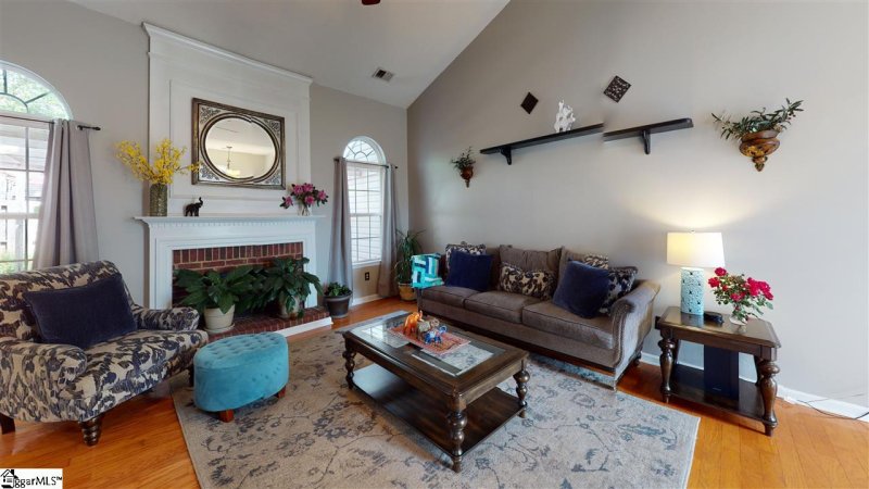 Property image 2 at 610 Cobden Court, Spartanburg, SC 29301